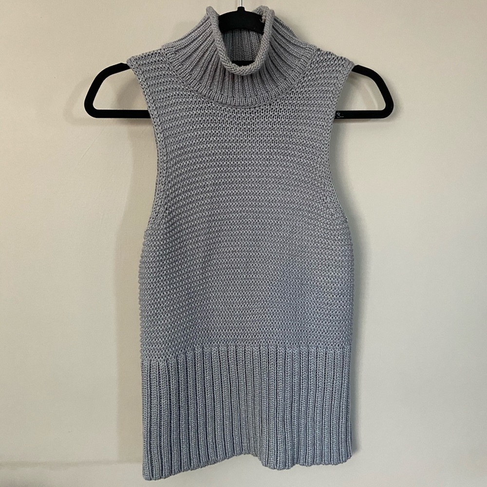 Grey sleeveless Knit Sweater
